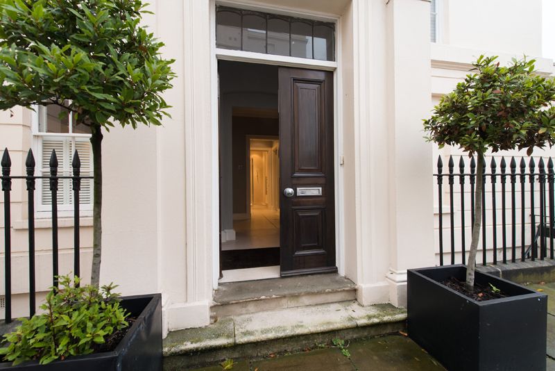 Cumberland Terrace, Regents Park NW1 Amberden Estates Estate Agents